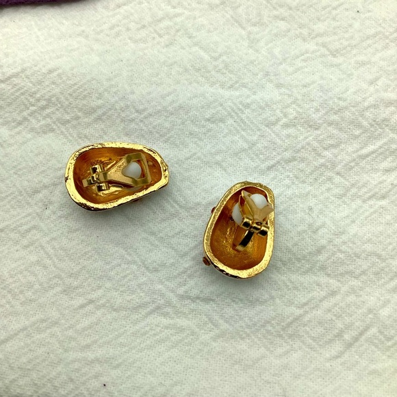Small Enamel Clip Earrings - Picture 3 of 3